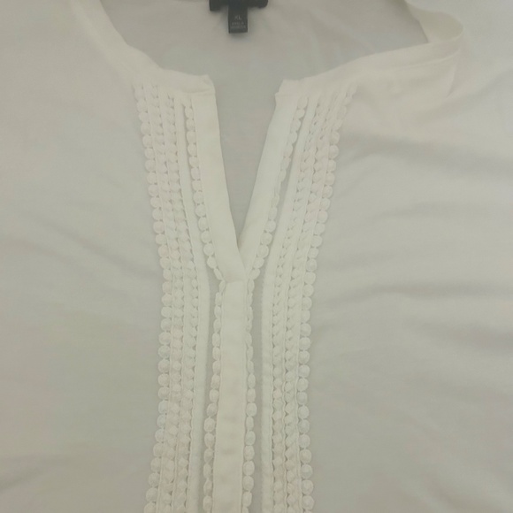 Talbots White Top With V-neckline - Picture 2 of 2